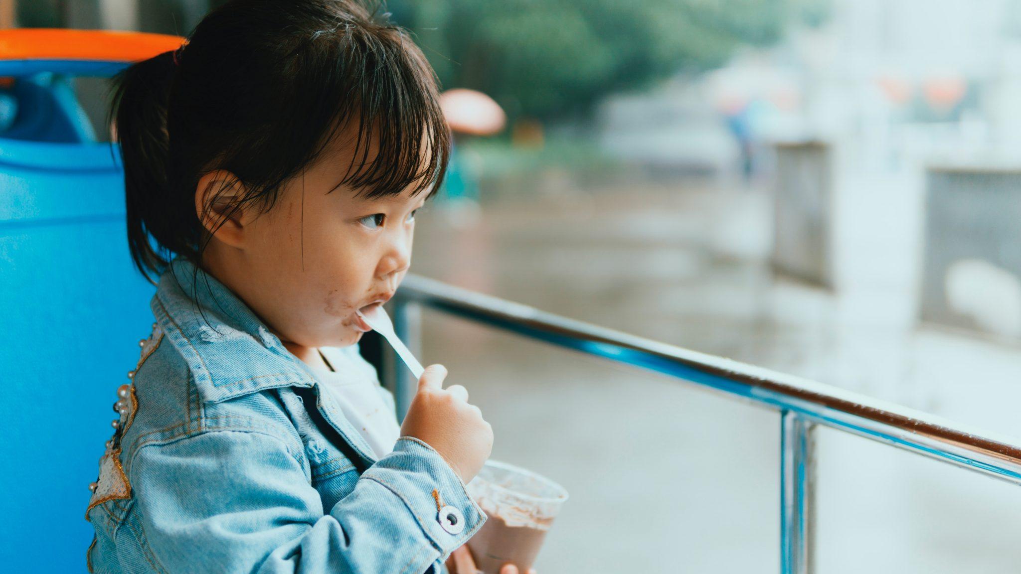 Umur Berapa  Si Kecil yang Masih Bayi  Boleh Diberi Es Krim 